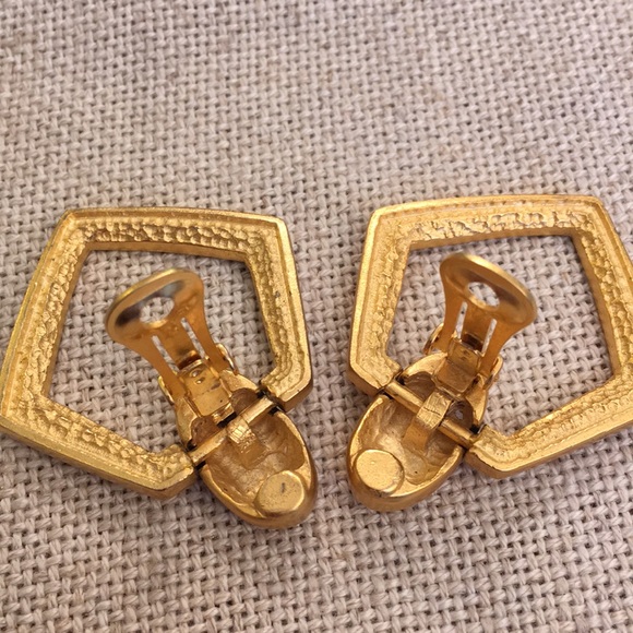 Vintage Matte Gold & Rhinestone Clip Earrings Mod - Picture 10 of 13